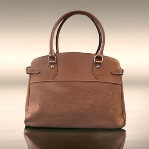 Authentic Large Louis Vuitton Epi Purse in Passy Brown